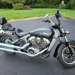 2016 Indian Scout only 900 Miles