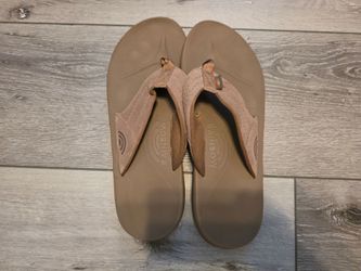 Rainbow Sandals Men's East Cape Molded Rubber Sandal (Flip Flops)
 Size 13 $25