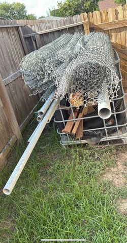 Commercial chain link gate