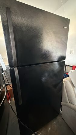 Very nice Frigidaire everything work good only $335