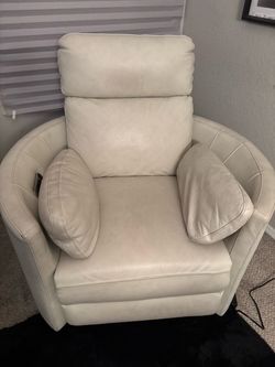 Leather Recliner with USB /“c” Port