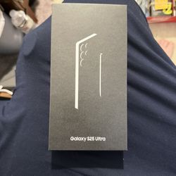 Brand New Unlocked Samsung Galaxy S25 Ultra Titanium Whitesilver 512gb and Accessories.