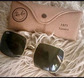 Woman Ray-Ban