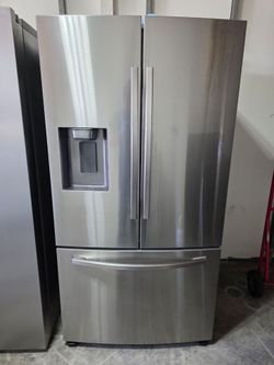 REFRIGERATOR  SAMSUNG  FRENCH DOOR STAINLESS  STEEL  LIKE NEW