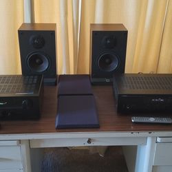 JBL P20 Speakers / Onkyo Tx8020 Stereo Receiver / Yamaha R-N303 Blutooth Stereo Receiver