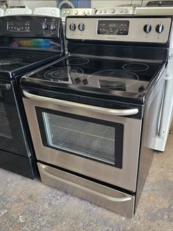 FRIGIDAIRE STOVE.