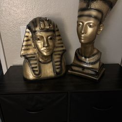 King Tut And Nefertiti Statues 