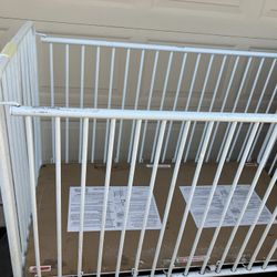 Crib Metal And White