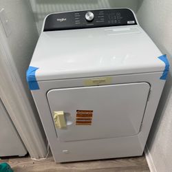 Whirlpool - 7.0 Cu. Ft. Gas Dryer with Steam and Moisture Sensing - White