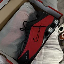 Nike Shox R4