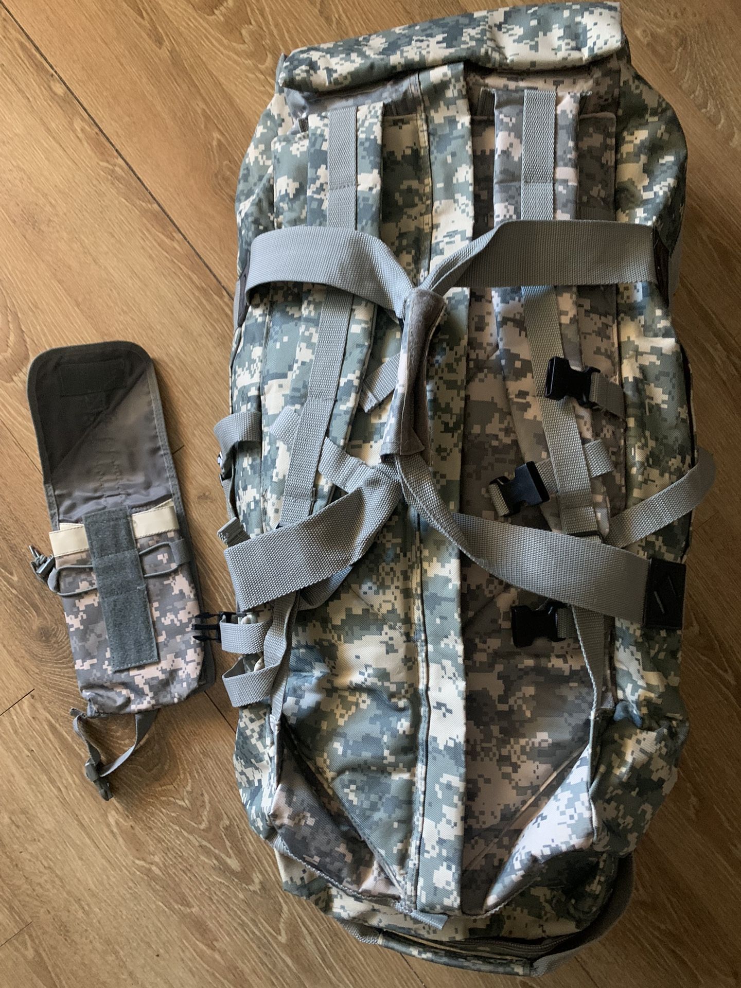 Ranger Field Large Duffle Bag Like New for Sale in Lake Worth FL