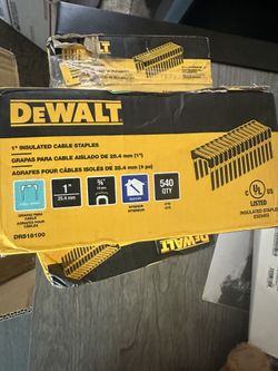 Dewalt 1 Inch Insulated Cable Staples 540Qty