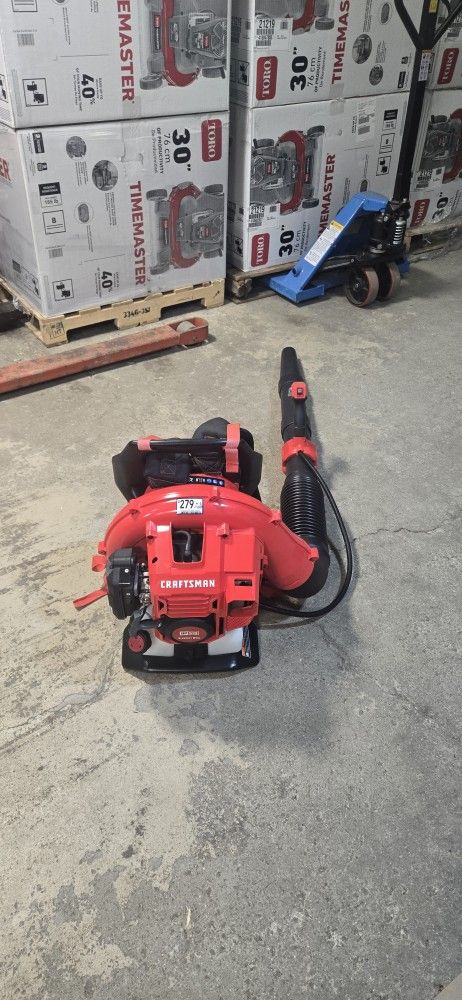 BRAND NEW Craftsman CMXGAAMR51BP 220 mph 600 CFM Gas Backpack Leaf Blower.
$199