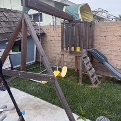 Gratis- Free- Pick Up In Lynwood 