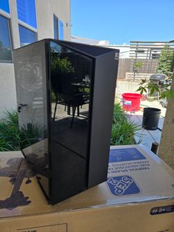 MSI Gungnir 110rR ATX  Midsize PC case