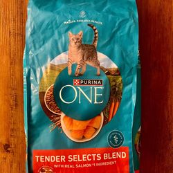Purina ONE Tender Selects Blend Dry Cat Food with Real Salmon, 7 lb Bag