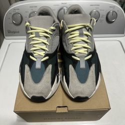 Yeezy 700 OG Waverunner Size 9.5