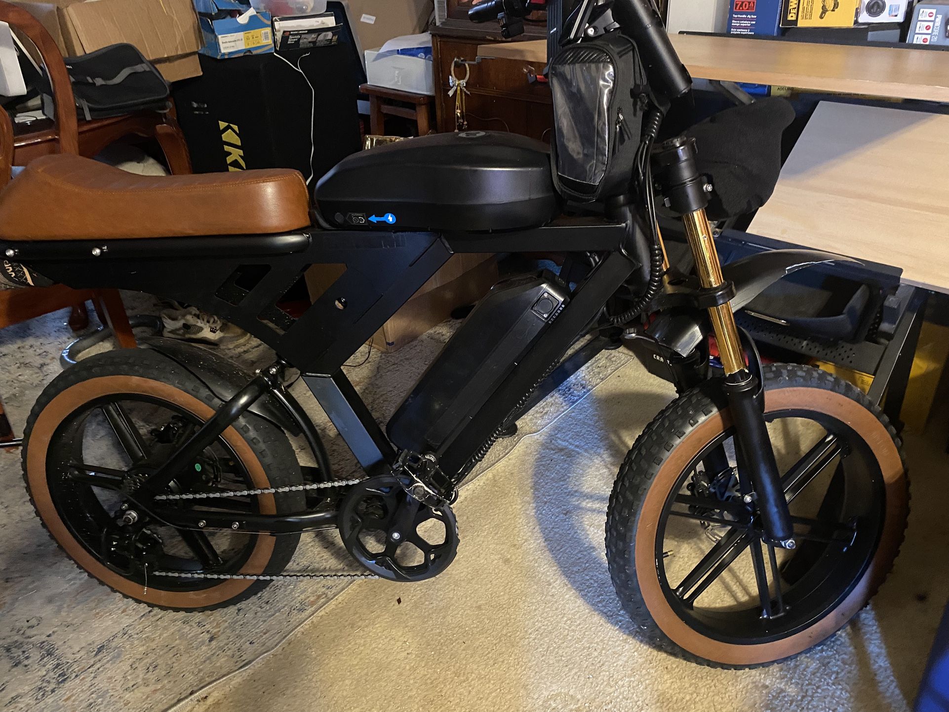 40mph MOVACAN 60 E BIKE 100 mile range 2 Battery’s Gentle Used $$1000