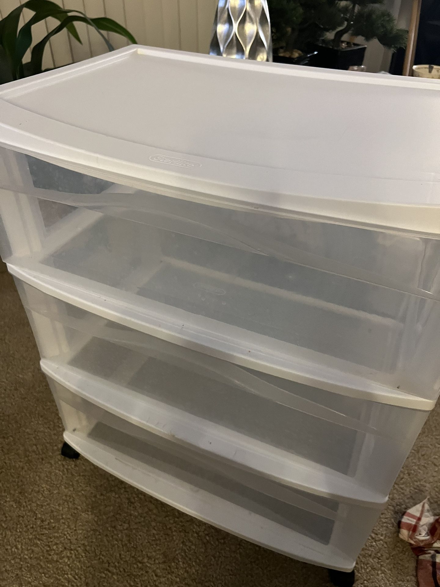 Plastic storage cart with 3 Drawers And Wheels