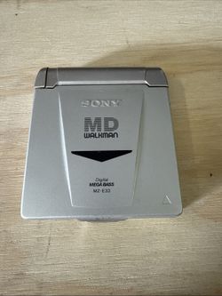 SONY  MZ-E33 MD player Walkman Digital MEGA BASS Silver Good No Charger
