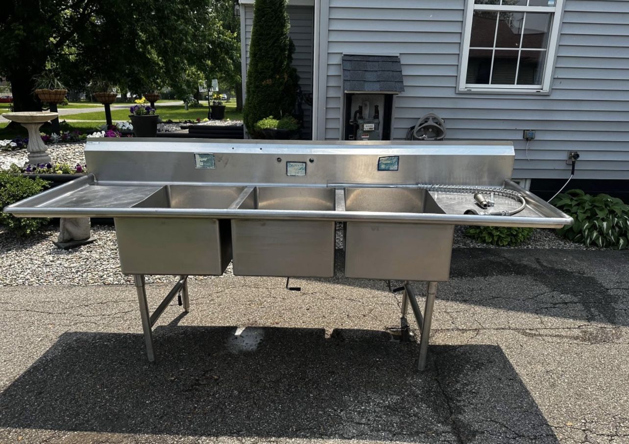 NEWER LARGE 3 COMPARTMENT SINK!!!🔥