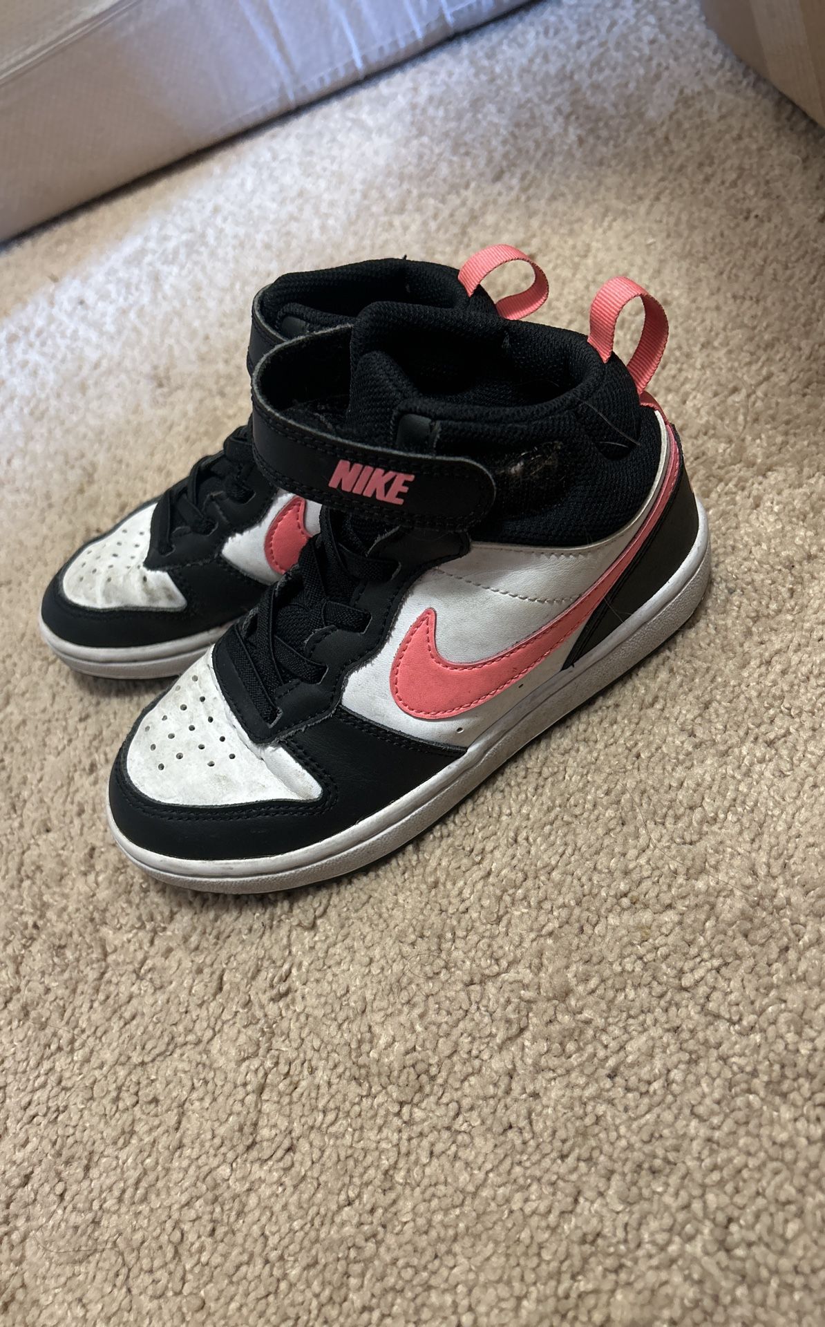 Girls Nikes