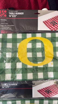 University of Oregon table runner