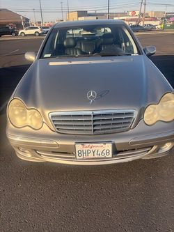 2006 Mercedes Benz c240 4 door sedan