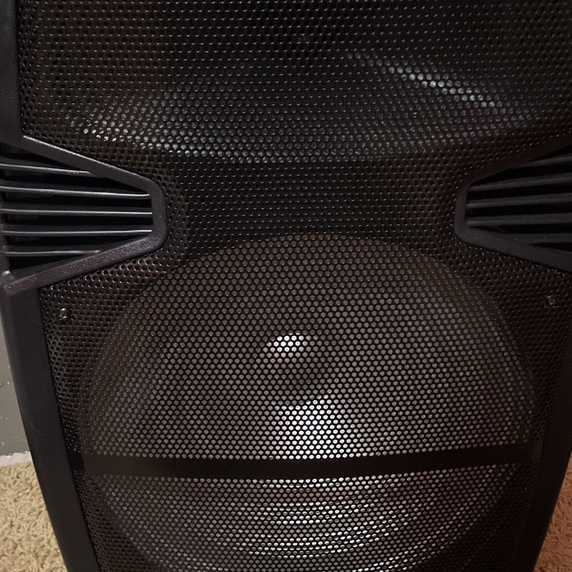QFX Party Speaker
