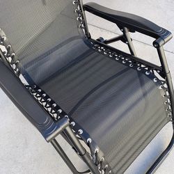 (New) $40 Black color Outdoor Patio Folding Gravity Recliner Adjustable Lounge Chair Textilene Mesh (Black) 