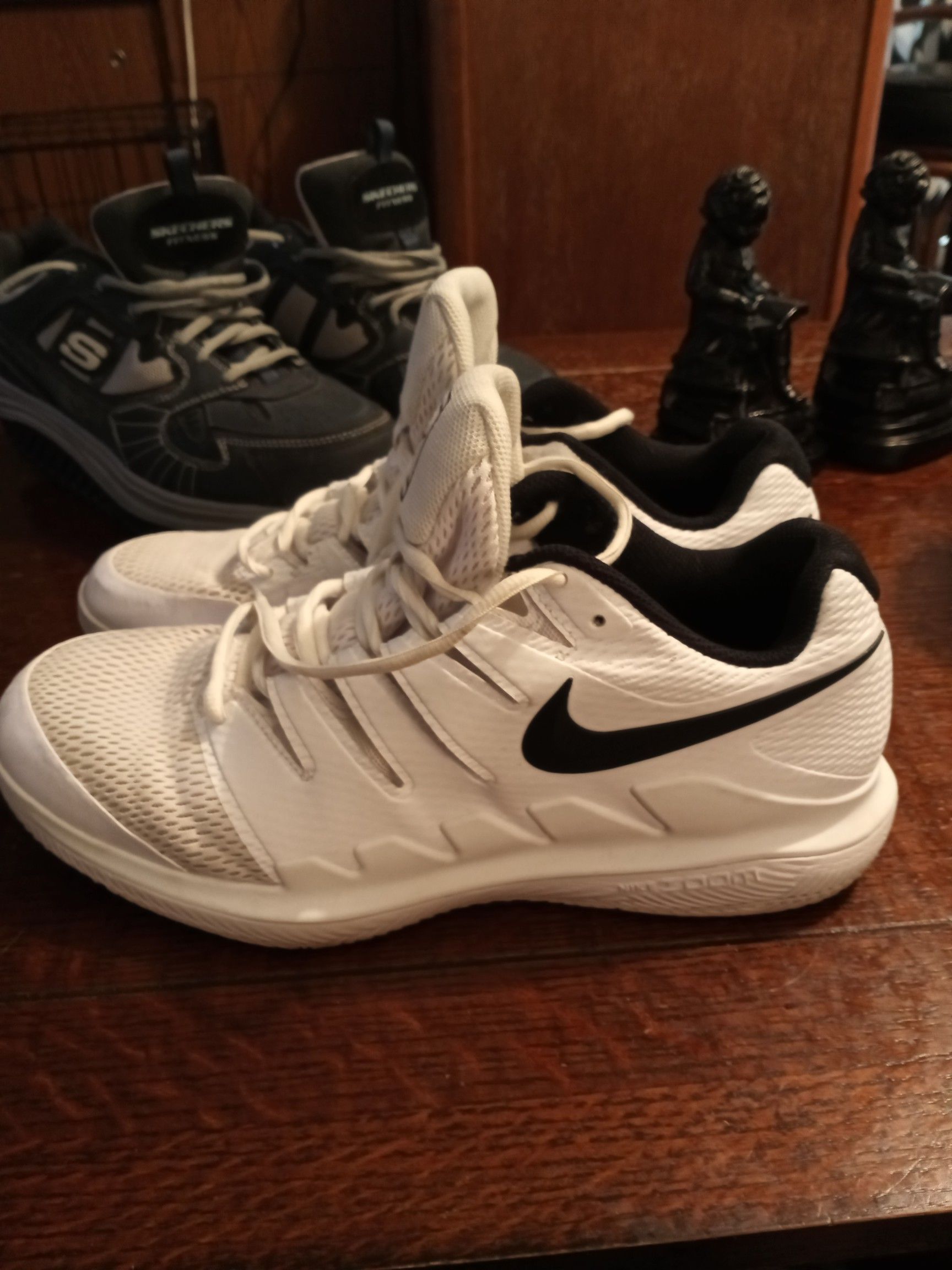 Man's Nikes tenies