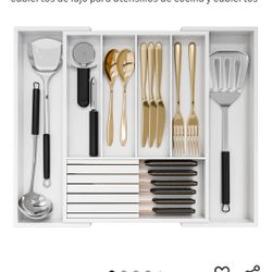 Organizer of drawers of bamboo kitchen cutlery, expandable wooden utensils stand with dividers, storage tray of