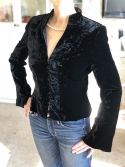 Black Velvet Carmen Marc Valvo Bell-sleeved Jacket, Small