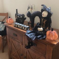 Assorted Halloween Decor