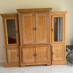 Entertainment center