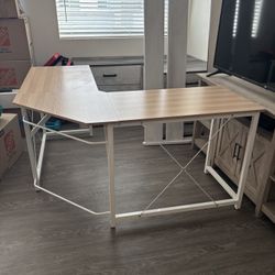 S-shaped Desk For Sake! 