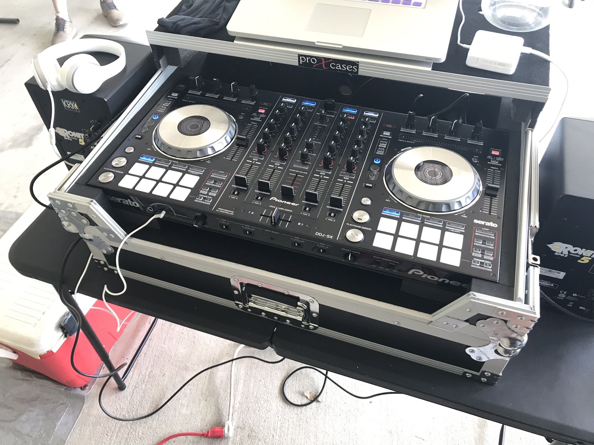 Serato Pioneer DJ controller