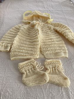 Baby yellow sweater set