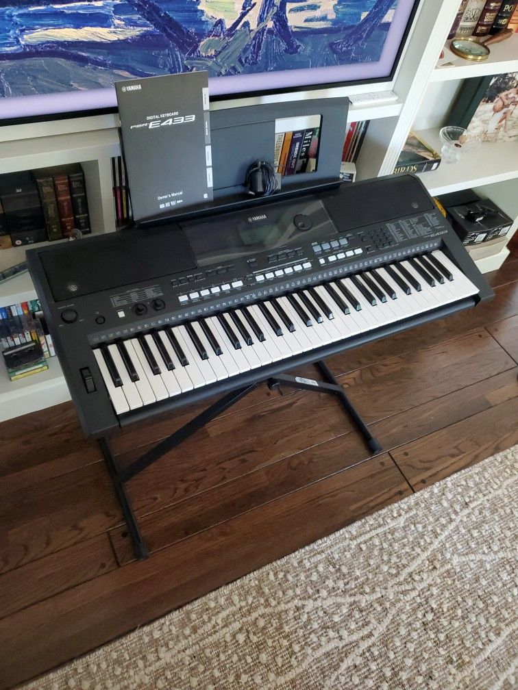 Yamaha PSR-E433 Digital Keyboard 