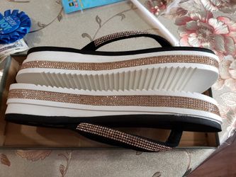 Super Jack flip flops size 8 rose gold