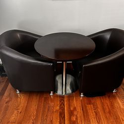 Wood Coffee/breakfast Table w/ Leather Chairs