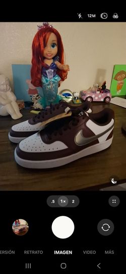 BEAUTIFUL NIKE SHOES FOR MEN SIZE 8