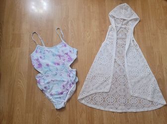 Old Navy swimsuit size XXL 18. Cover up size 14