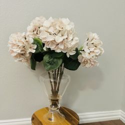 Glass Vase With Flowers 