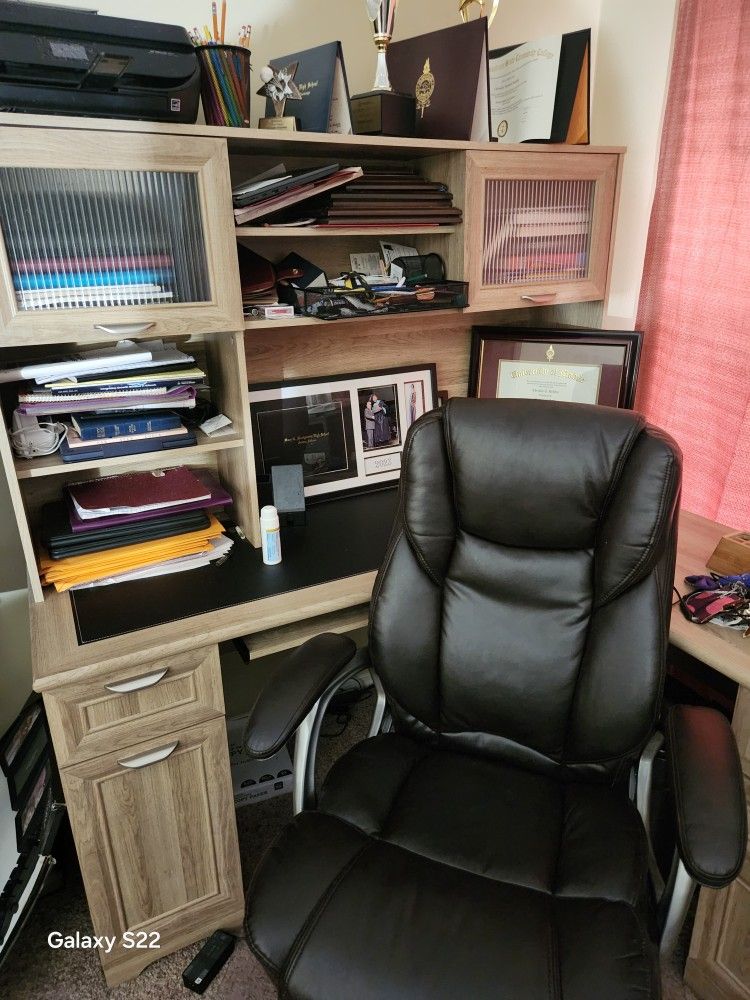 Desk/Hutch/Chair From Office Depot