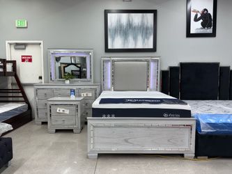 4pc Queen Bedroom Set 🩶 Grey Color