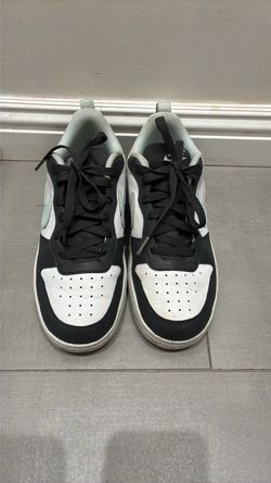 Size 5Y Nike Low-Top Sneakers charcoal black white & light blue
