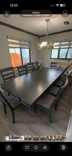 Black Extandanle Dinning Table Woth 10 Chairs