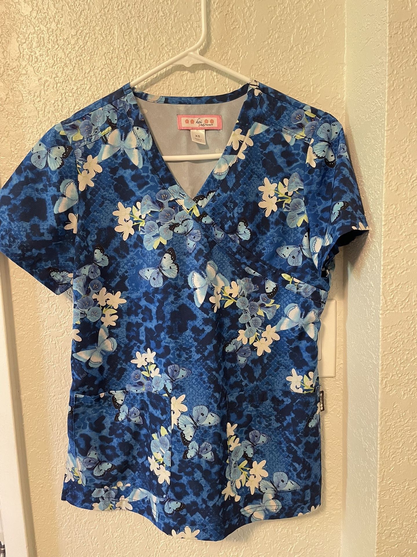 Women’s Scrub Top