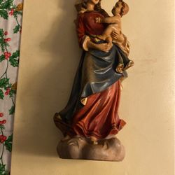 Statue  Of Marry Holding Jesus - Ceramic - Like New